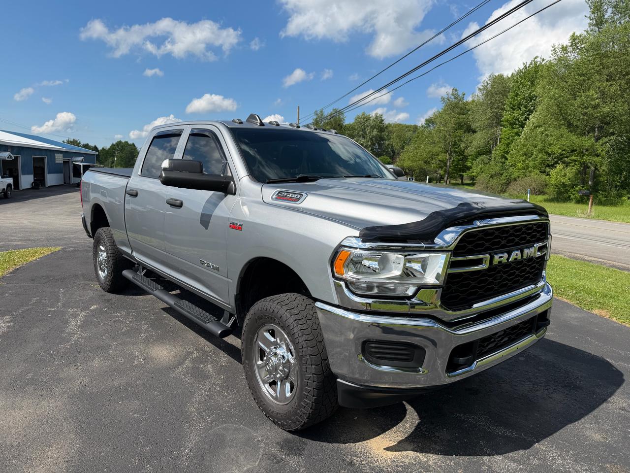 RAM 2500 Tradesman 4x4 Crew Cab 6'4" Box 2021