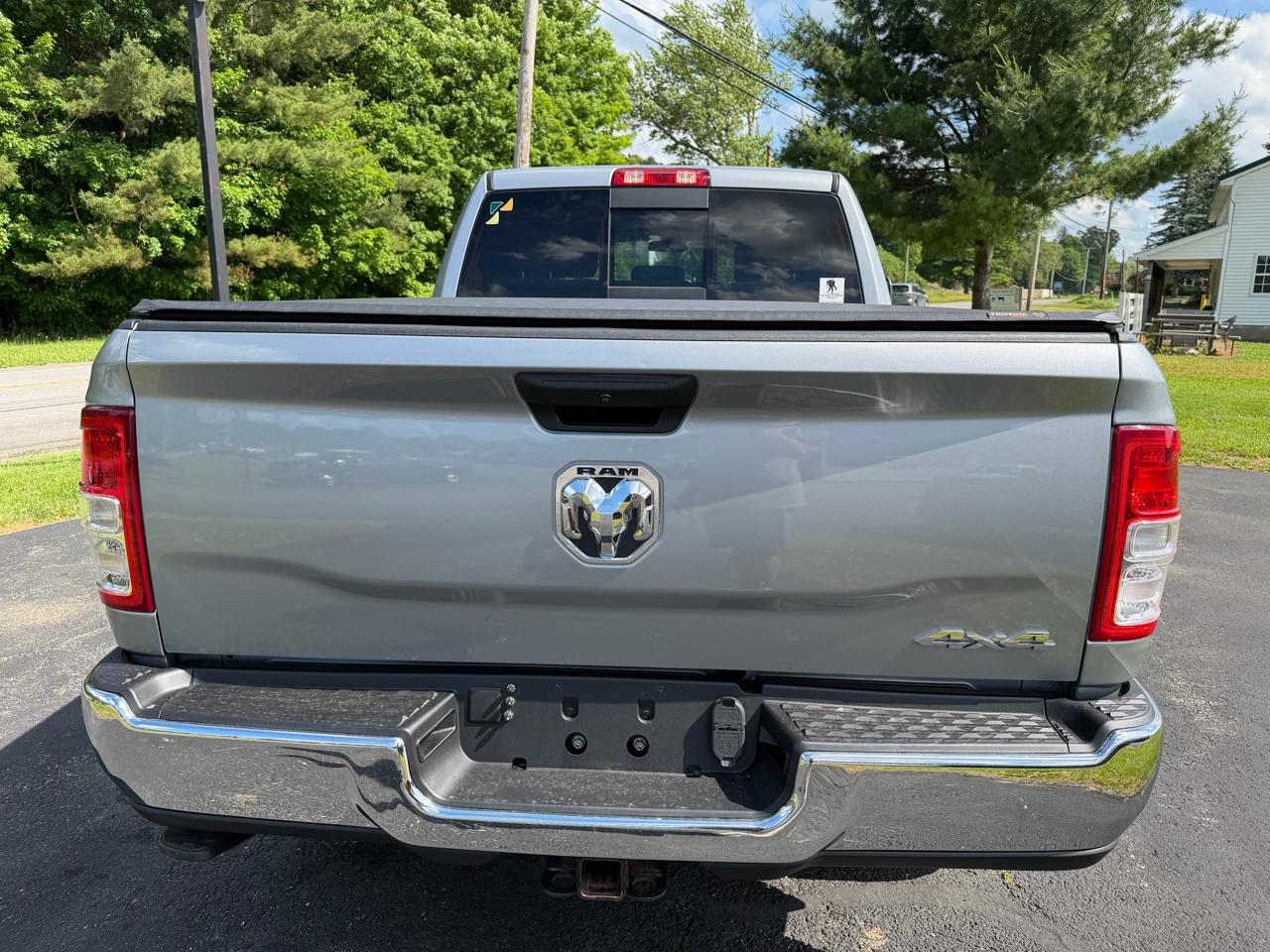 RAM 2500 Tradesman 4x4 Crew Cab 6'4" Box 2021