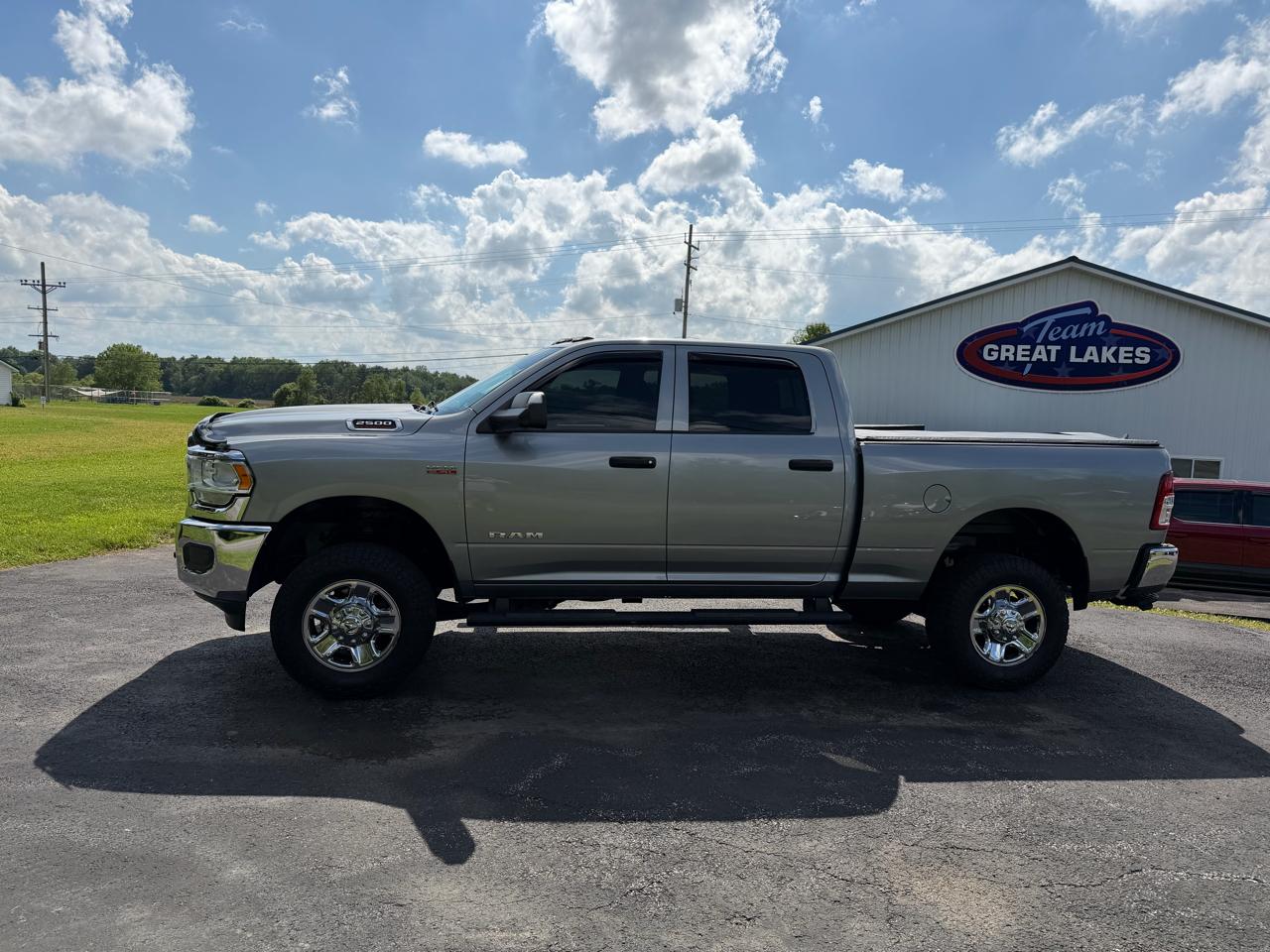 RAM 2500 Tradesman 4x4 Crew Cab 6'4" Box 2021