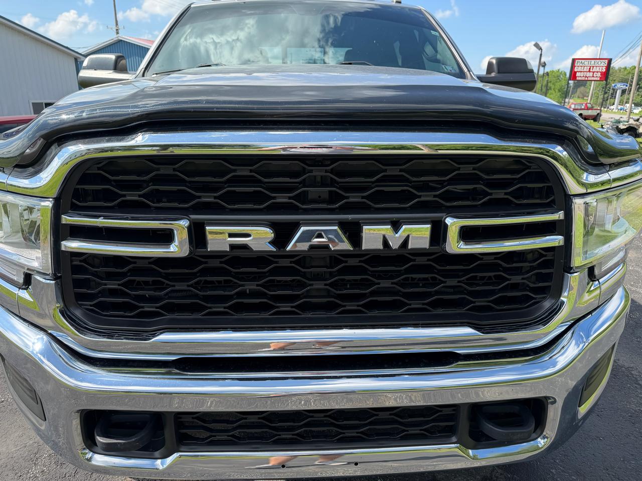 RAM 2500 Tradesman 4x4 Crew Cab 6'4" Box 2021