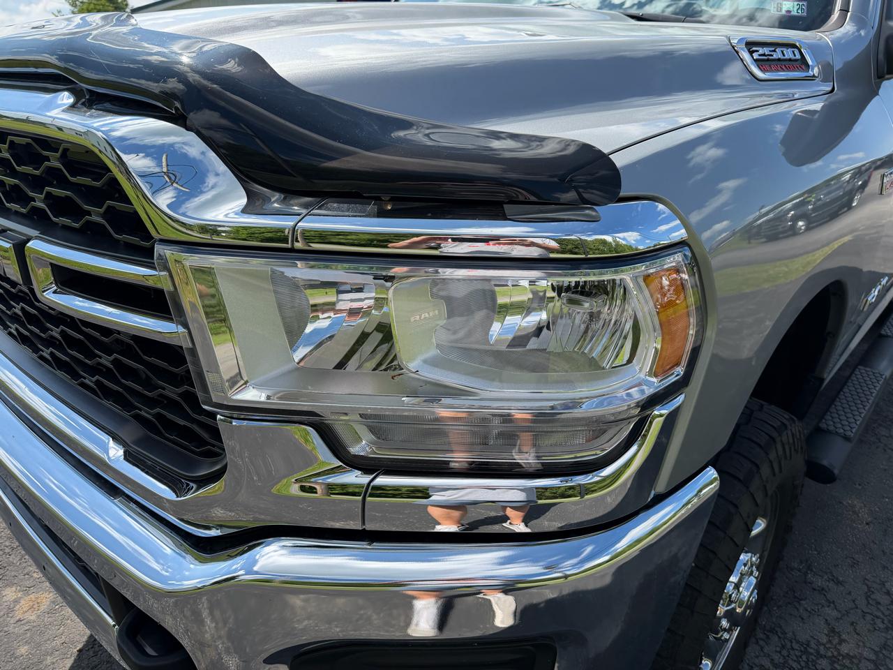 RAM 2500 Tradesman 4x4 Crew Cab 6'4" Box 2021