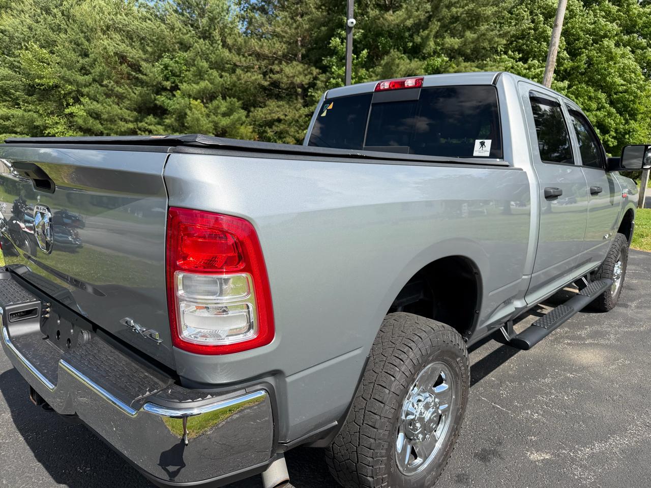 RAM 2500 Tradesman 4x4 Crew Cab 6'4" Box 2021