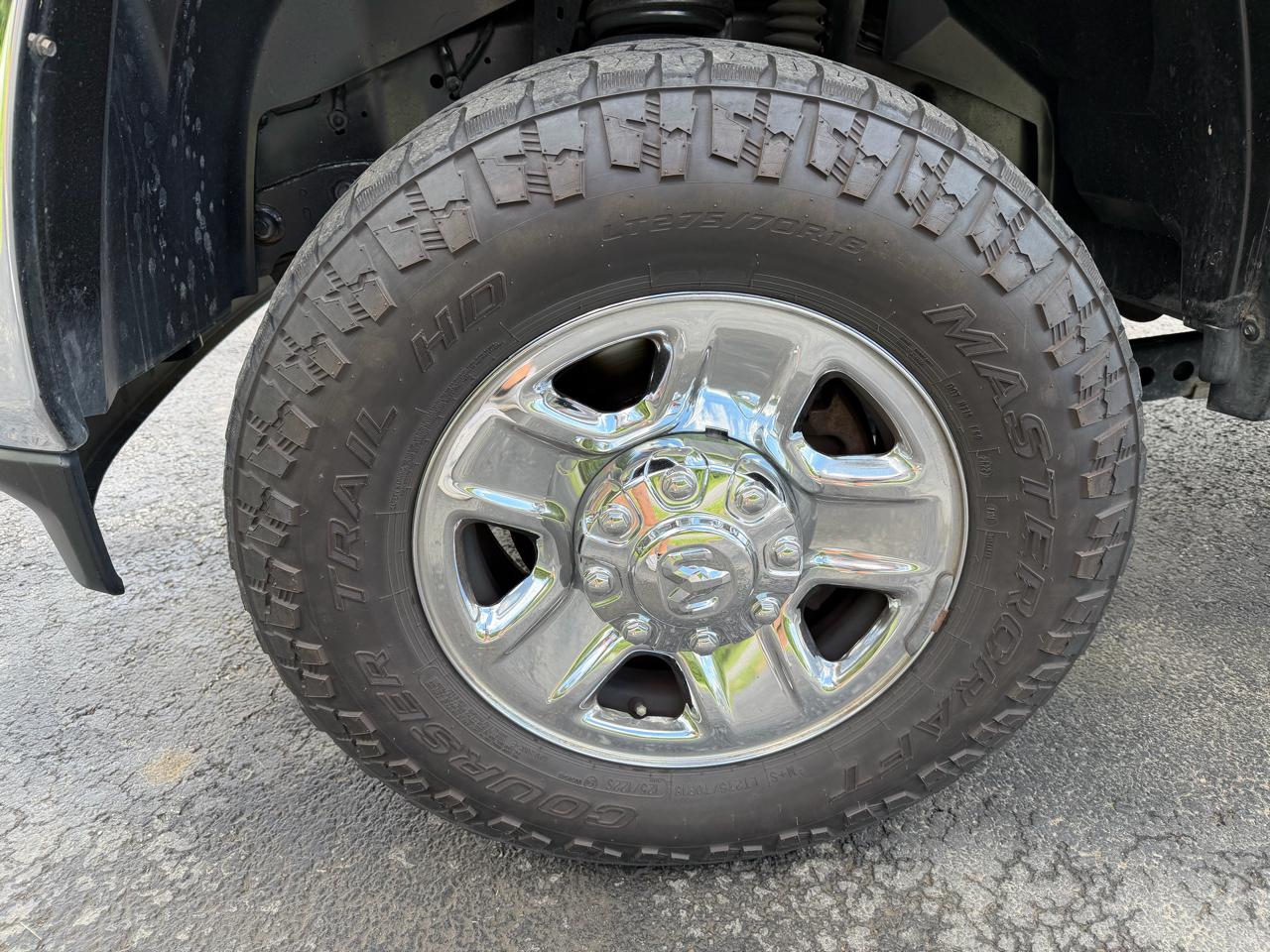 RAM 2500 Tradesman 4x4 Crew Cab 6'4" Box 2021