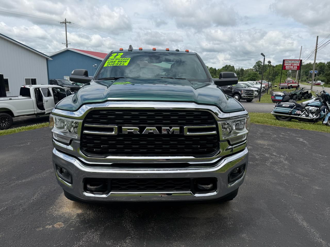 RAM 3500 Big Horn 4x4 Crew Cab 8' Box 2022