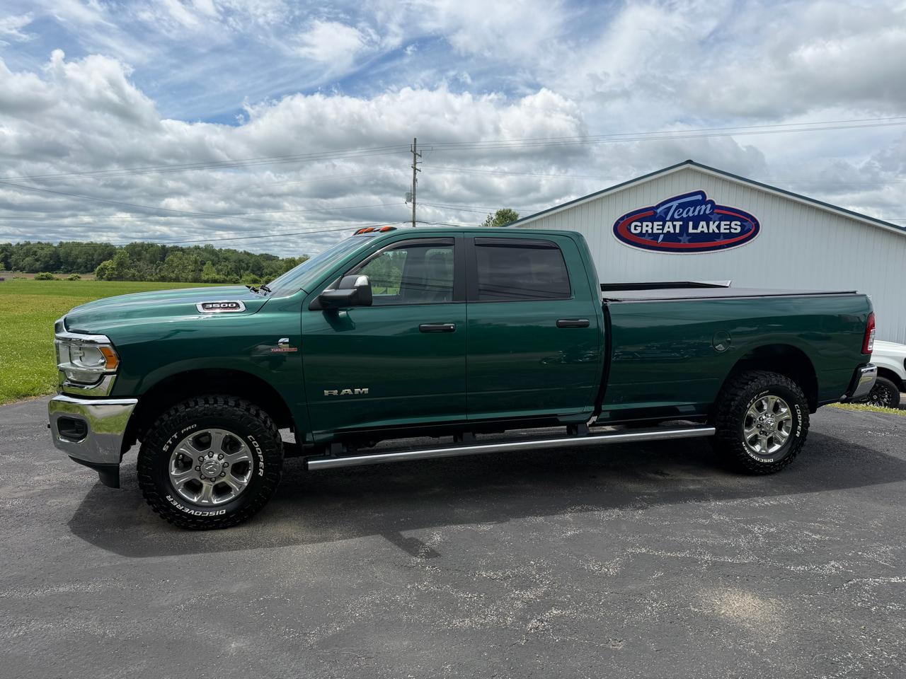 RAM 3500 Big Horn 4x4 Crew Cab 8' Box 2022