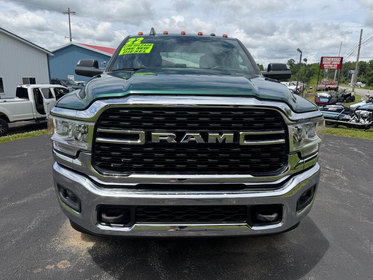 RAM 3500 Big Horn 4x4 Crew Cab 8' Box 2022