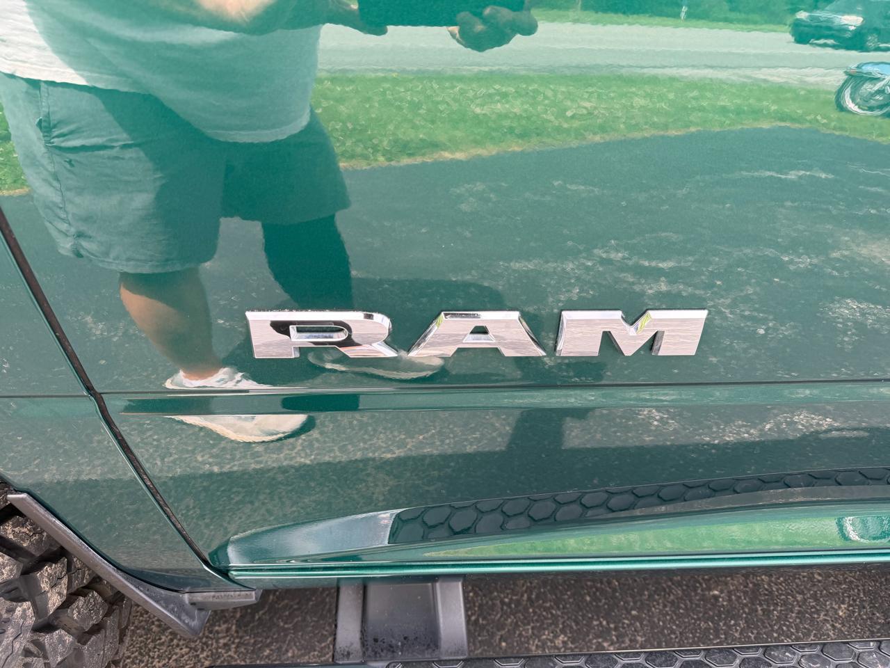 RAM 3500 Big Horn 4x4 Crew Cab 8' Box 2022