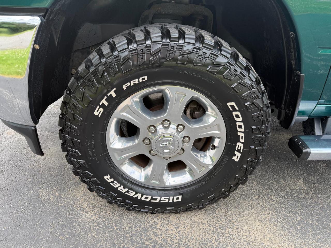 RAM 3500 Big Horn 4x4 Crew Cab 8' Box 2022