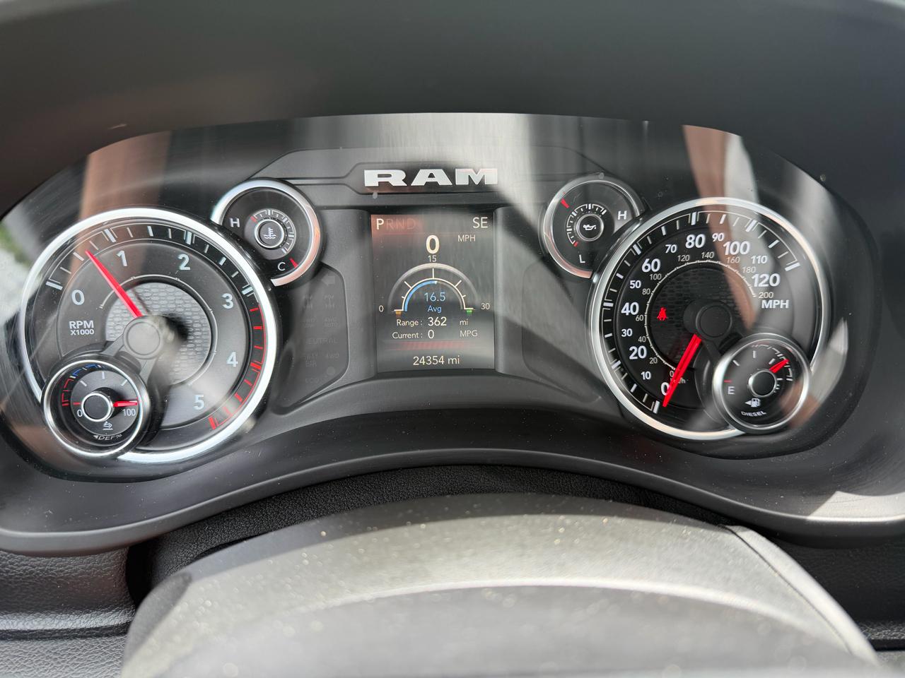 RAM 3500 Big Horn 4x4 Crew Cab 8' Box 2022