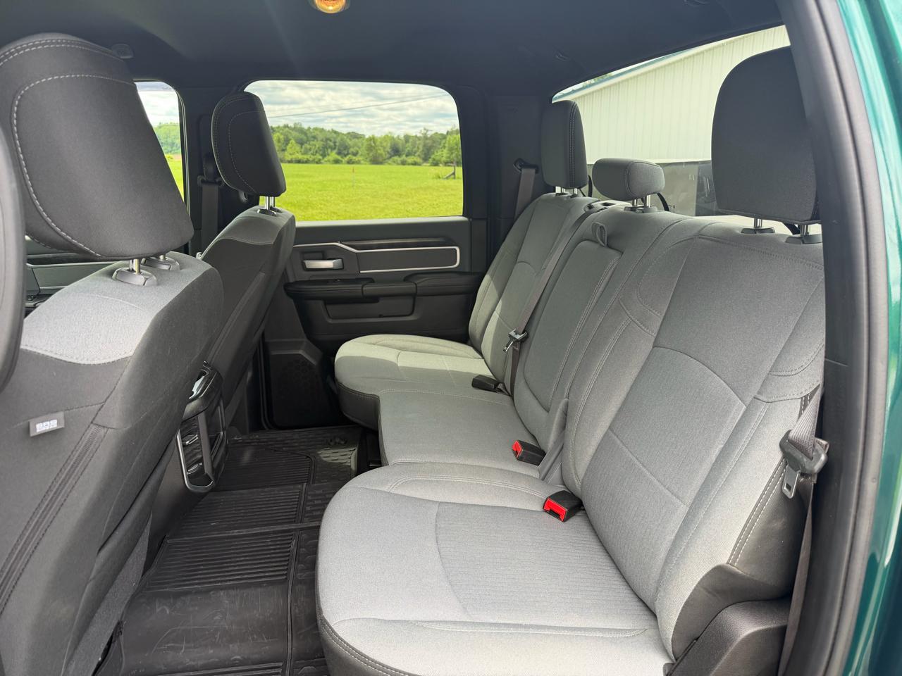 RAM 3500 Big Horn 4x4 Crew Cab 8' Box 2022
