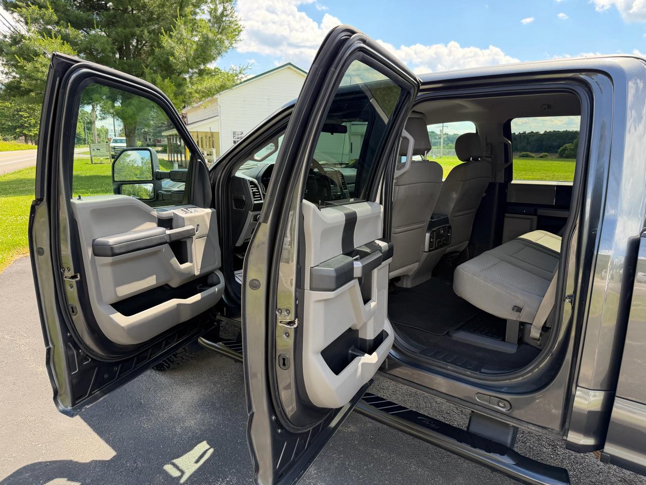 Ford Super Duty F-250 SRW XLT 4WD Crew Cab 6.75' Box 2019