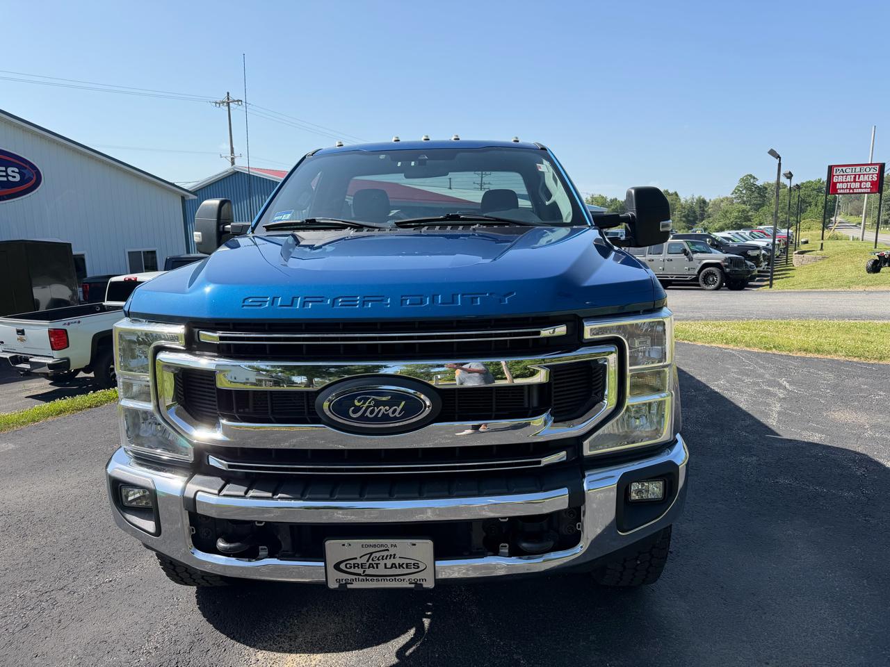 Ford Super Duty F-350 SRW XLT 4WD Reg Cab 8' Box 2022