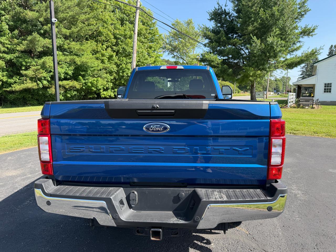 Ford Super Duty F-350 SRW XLT 4WD Reg Cab 8' Box 2022