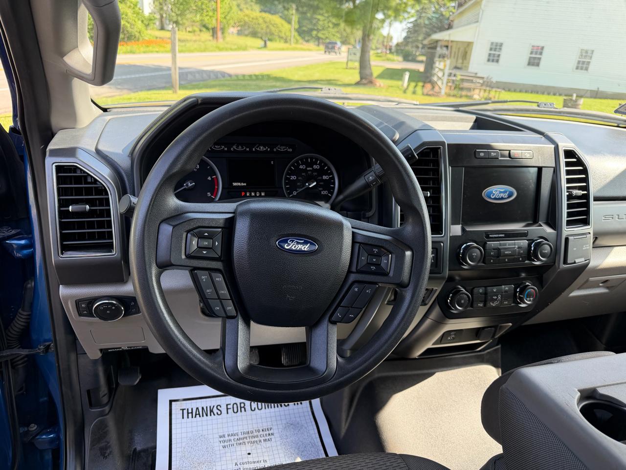 Ford Super Duty F-350 SRW XLT 4WD Reg Cab 8' Box 2022