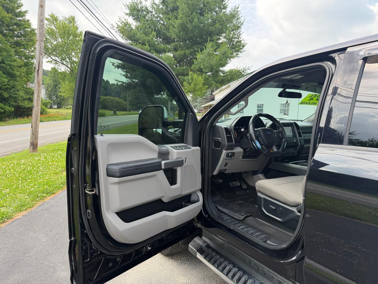 Ford Super Duty F-250 SRW XLT 4WD Crew Cab 6.75' Box 2020