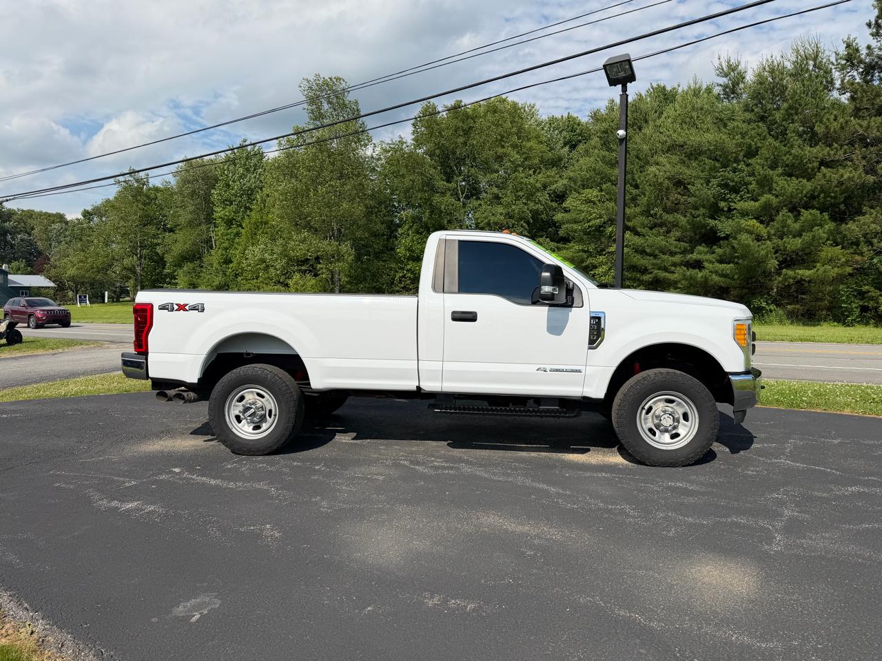 Ford Super Duty F-350 SRW XLT 4WD Reg Cab 8' Box 2017