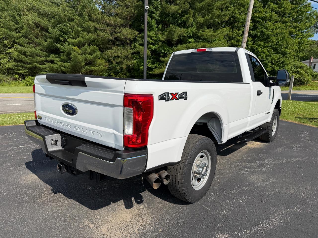 Ford Super Duty F-350 SRW XLT 4WD Reg Cab 8' Box 2017