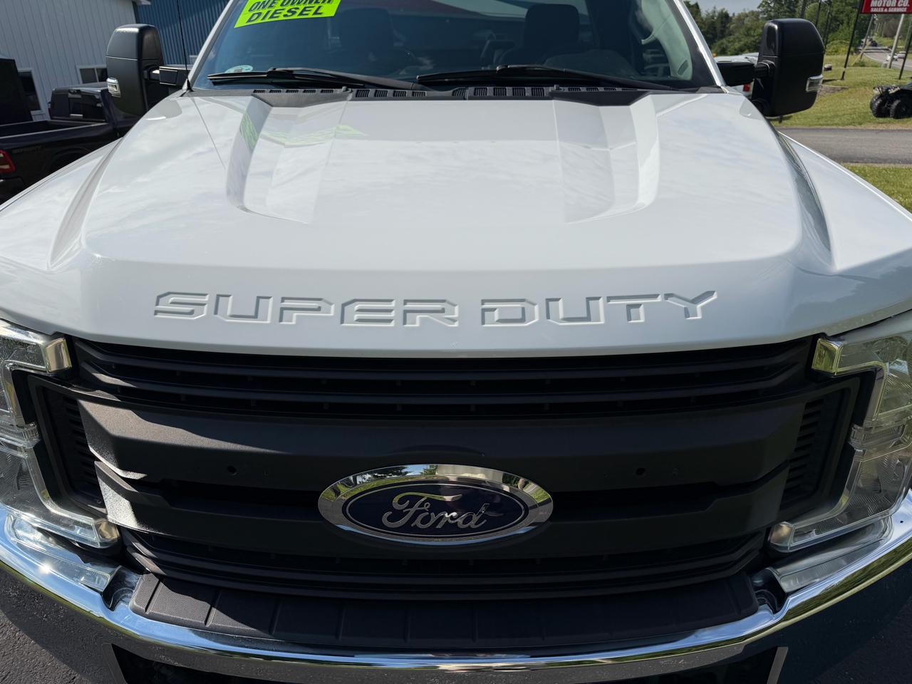 Ford Super Duty F-350 SRW XLT 4WD Reg Cab 8' Box 2017