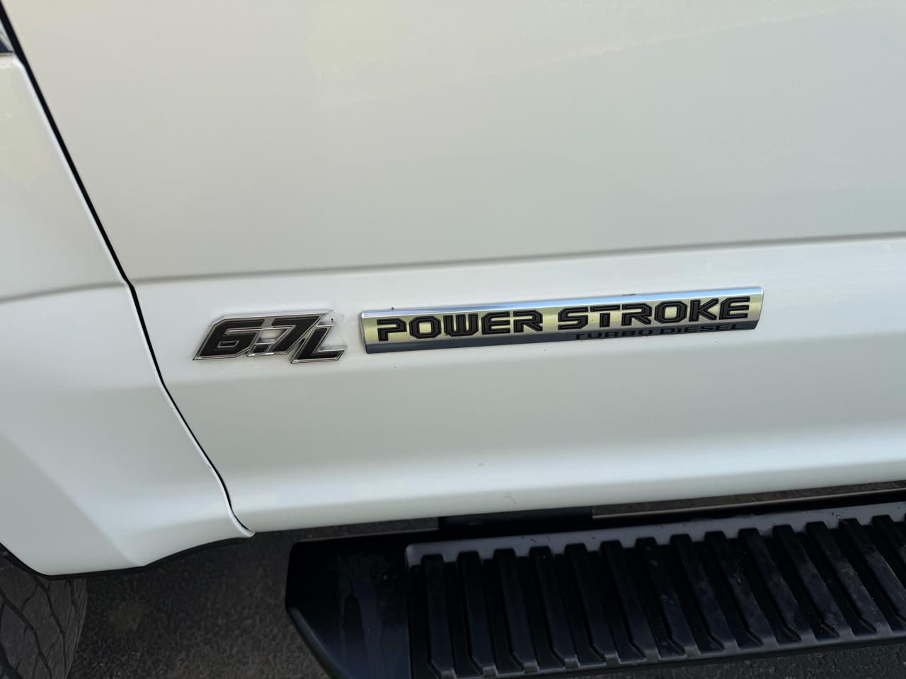 Ford Super Duty F-350 SRW XLT 4WD Reg Cab 8' Box 2017