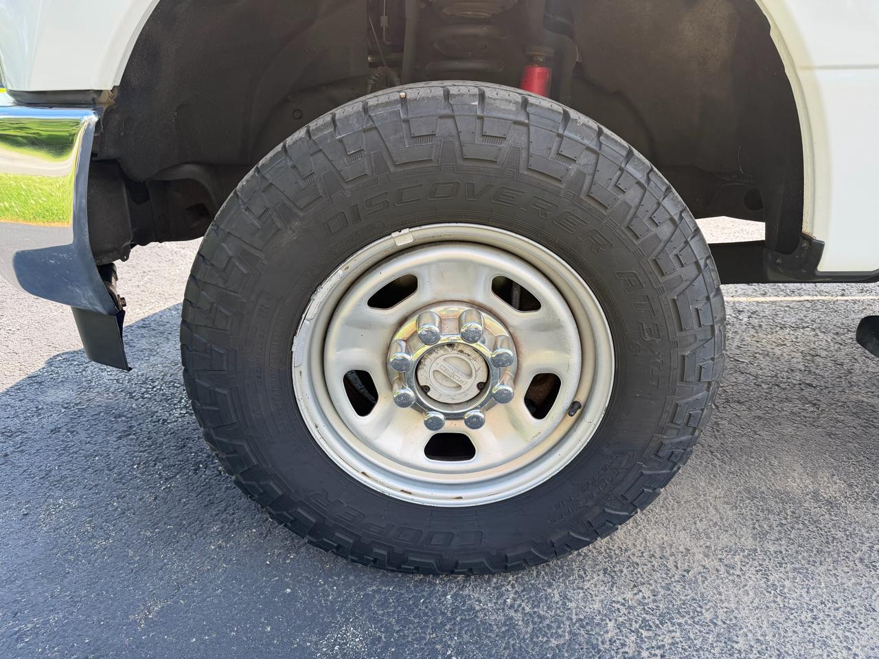 Ford Super Duty F-350 SRW XLT 4WD Reg Cab 8' Box 2017