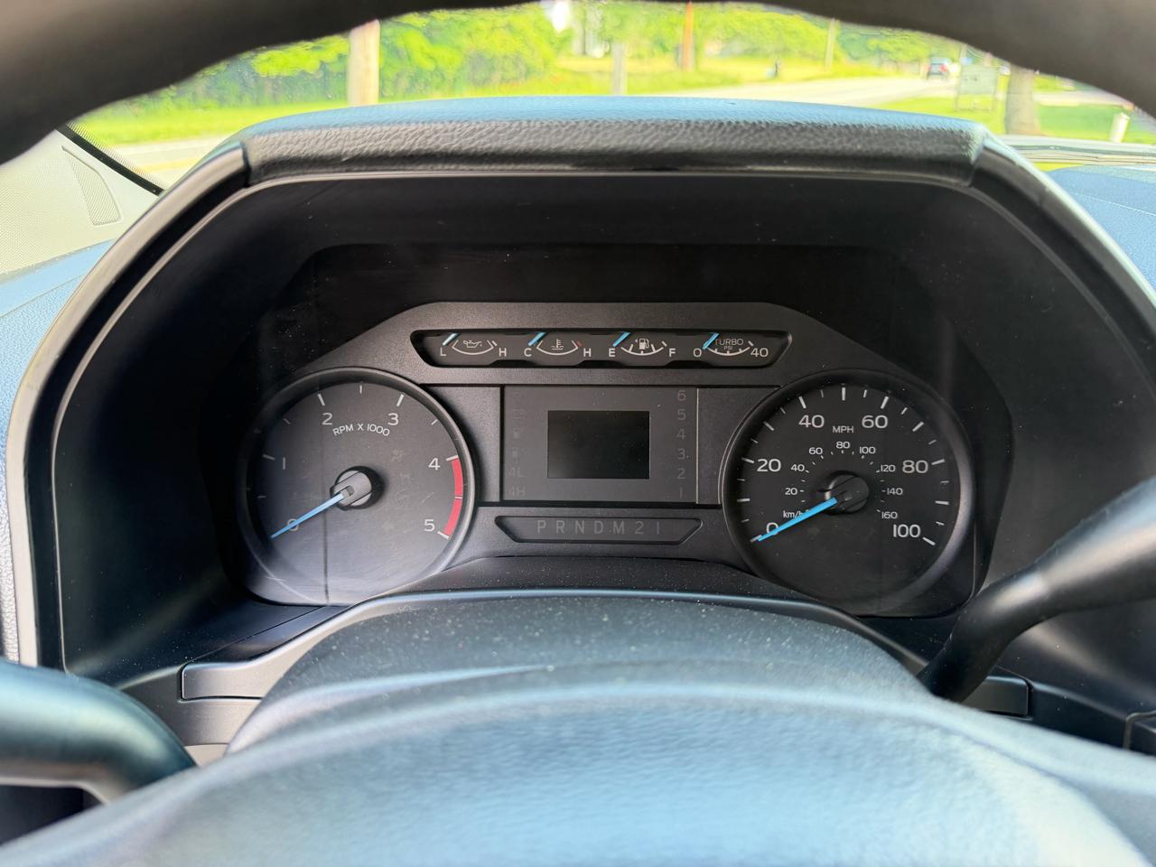 Ford Super Duty F-350 SRW XLT 4WD Reg Cab 8' Box 2017