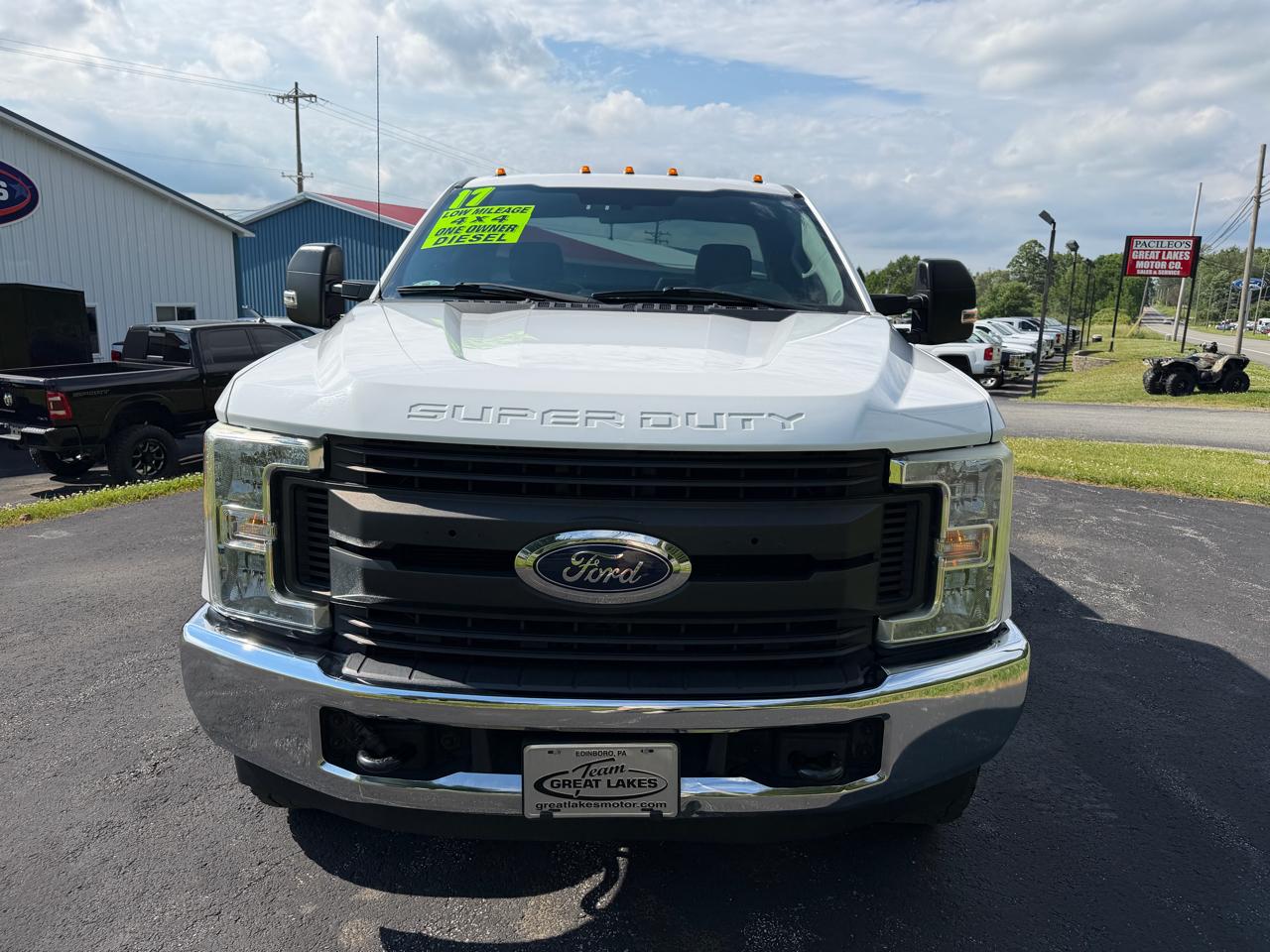 Ford Super Duty F-350 SRW XLT 4WD Reg Cab 8' Box 2017