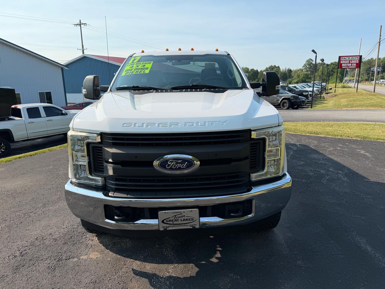 Ford Super Duty F-350 SRW XLT 4WD Reg Cab 8' Box 2017