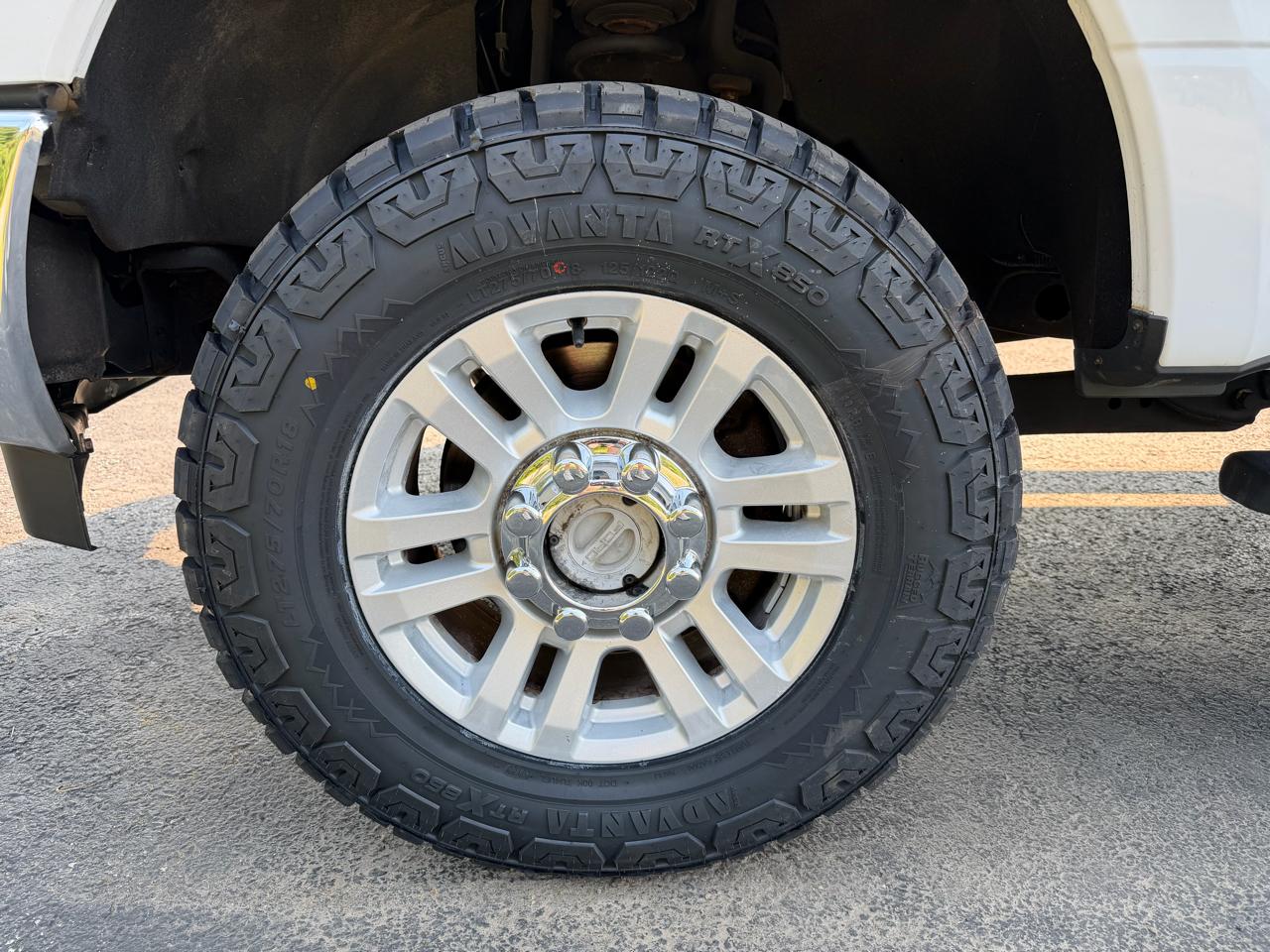 Ford Super Duty F-350 SRW XLT 4WD Reg Cab 8' Box 2017