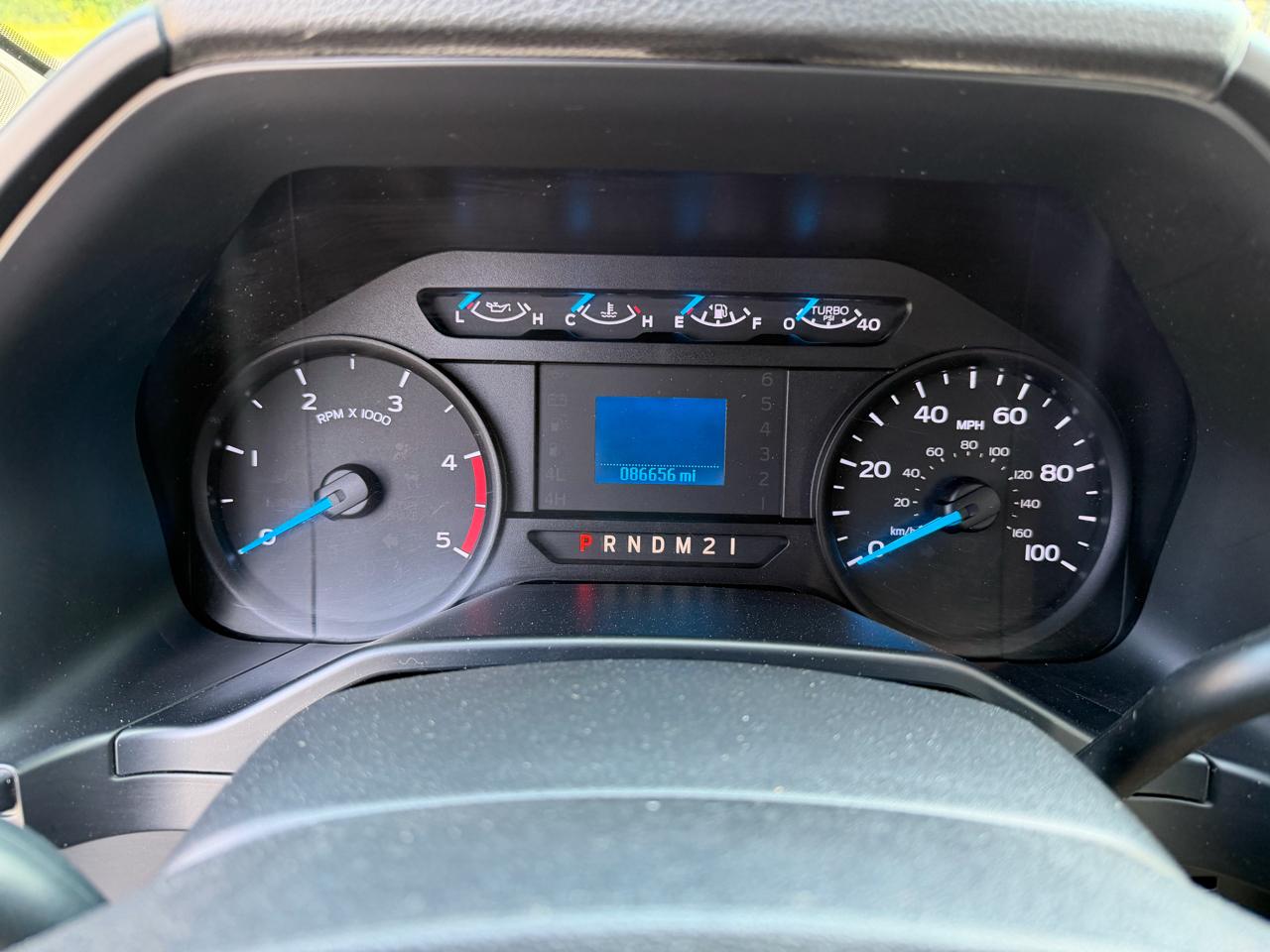 Ford Super Duty F-350 SRW XLT 4WD Reg Cab 8' Box 2017