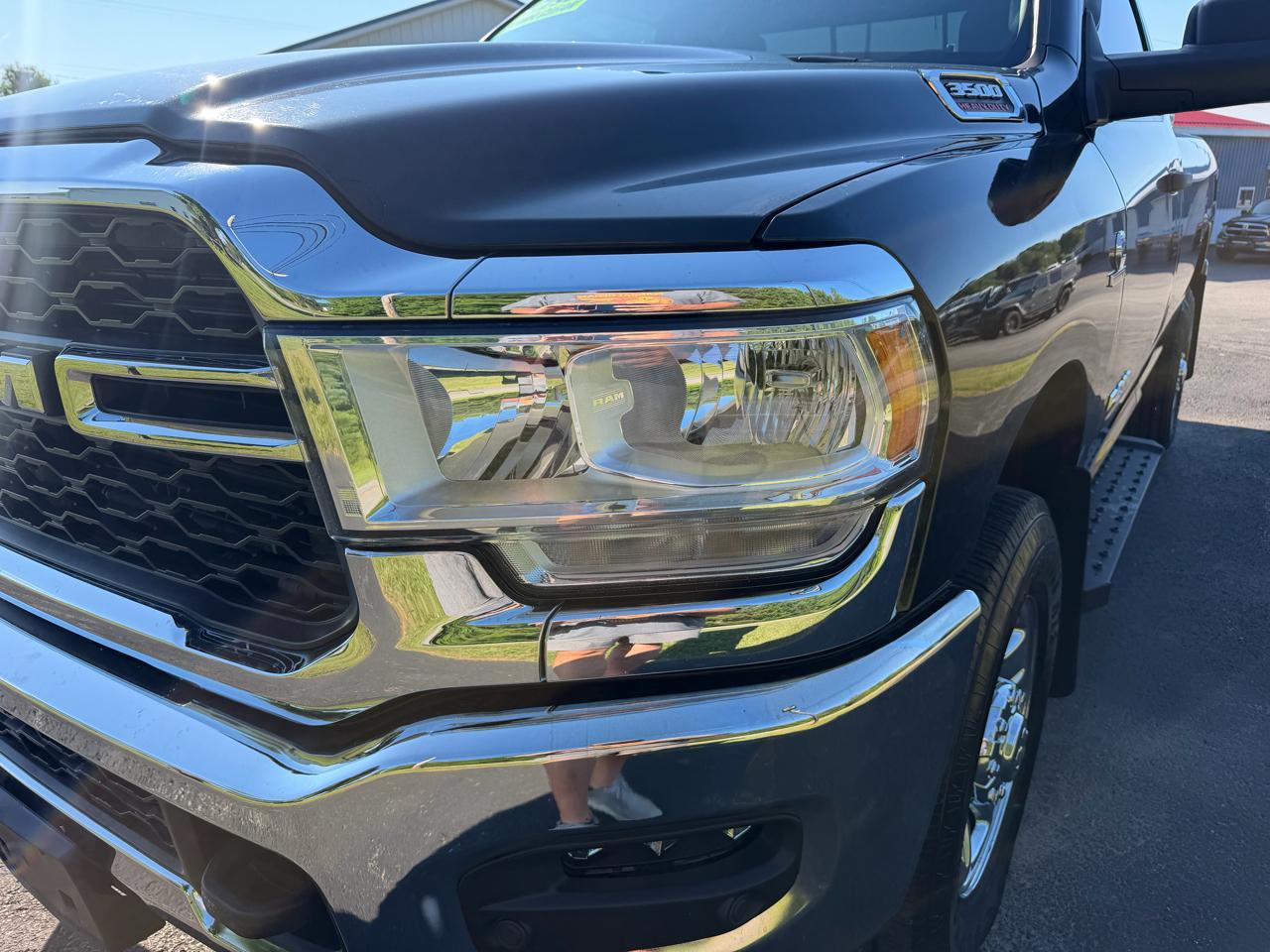 RAM 3500 Tradesman 4x4 Reg Cab 8' Box 2020