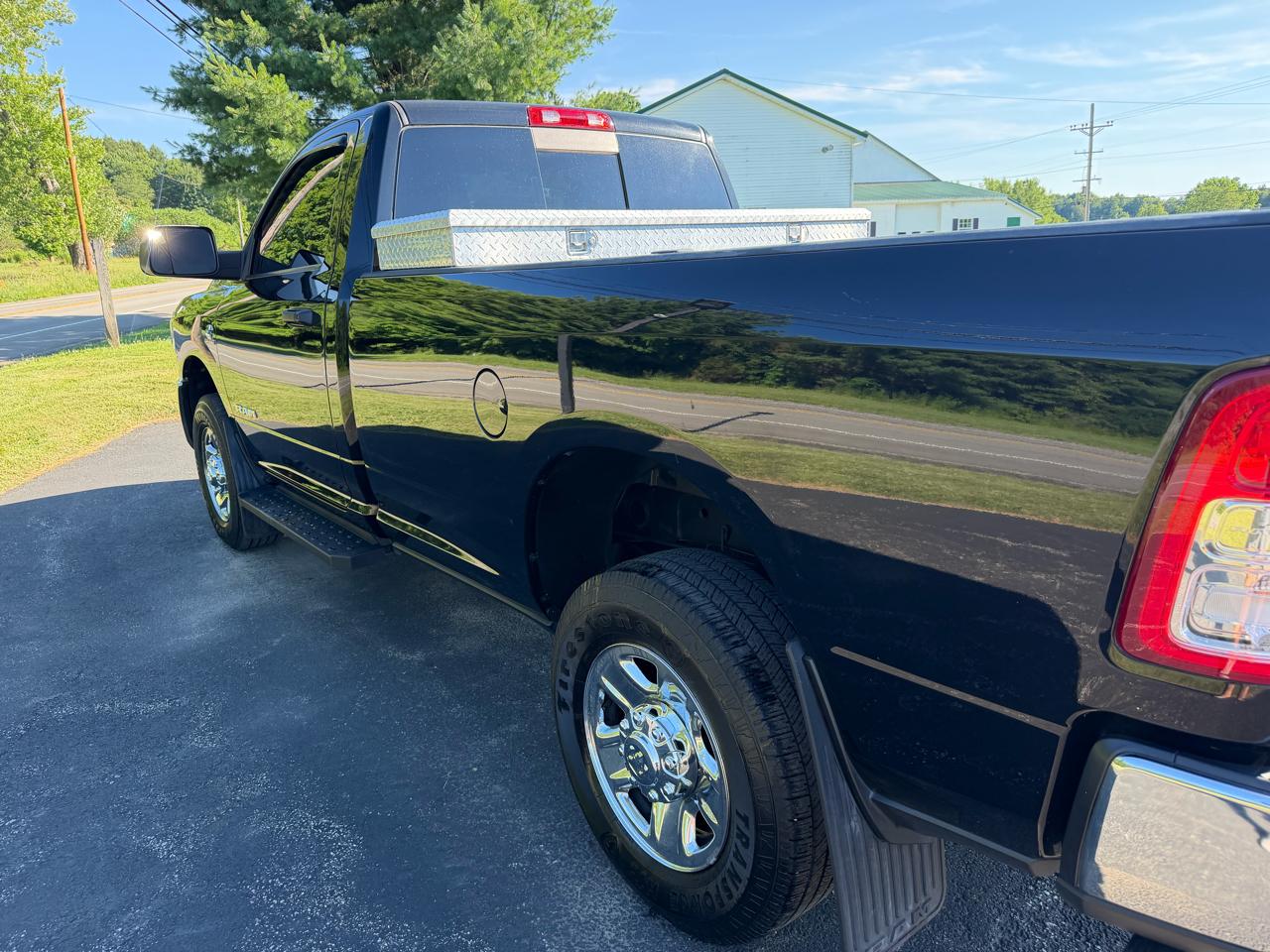 RAM 3500 Tradesman 4x4 Reg Cab 8' Box 2020