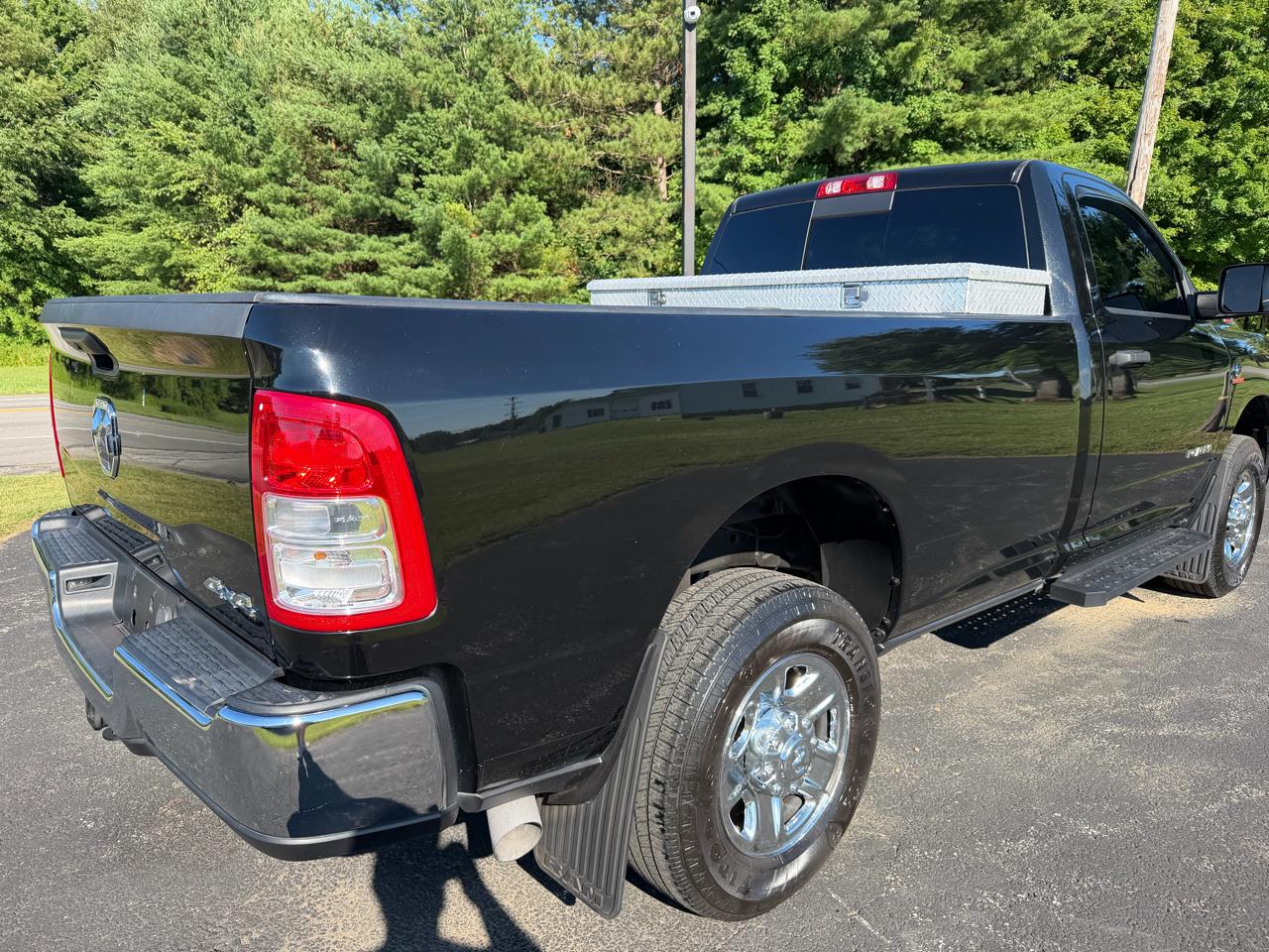 RAM 3500 Tradesman 4x4 Reg Cab 8' Box 2020