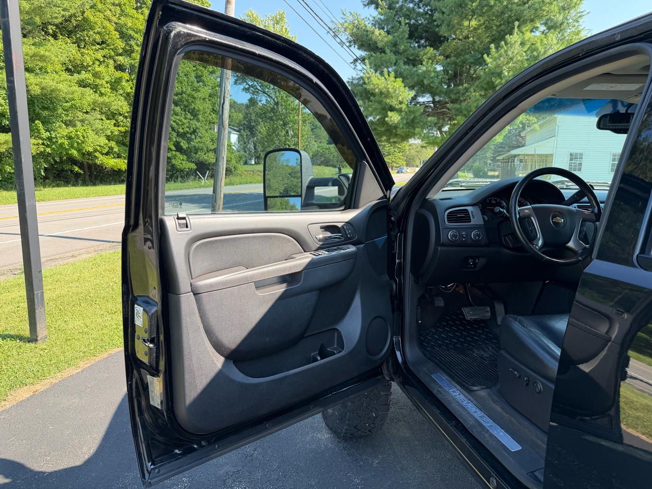 Chevrolet Silverado 2500HD 4WD Crew Cab 153.7" LTZ 2013
