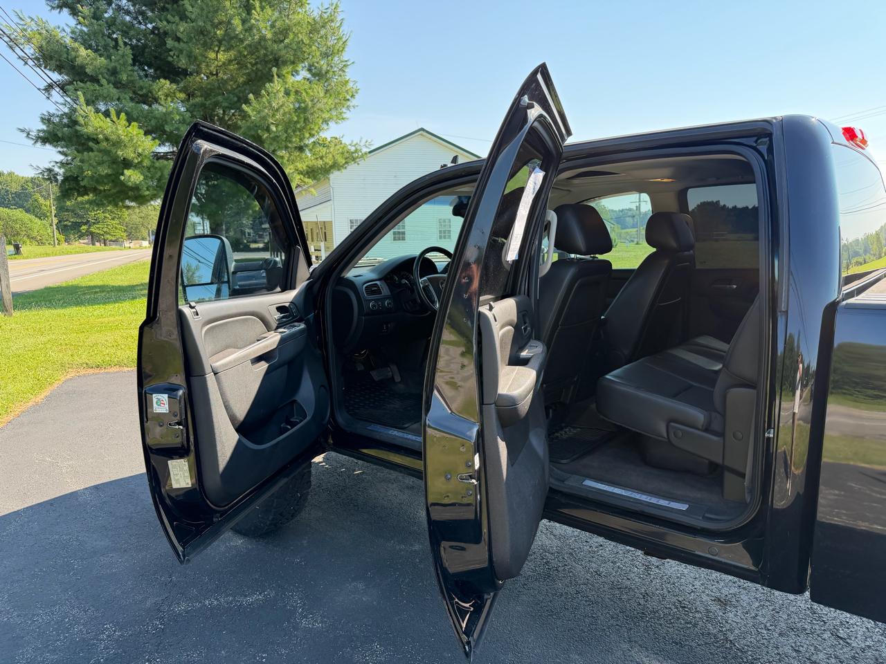 Chevrolet Silverado 2500HD 4WD Crew Cab 153.7" LTZ 2013