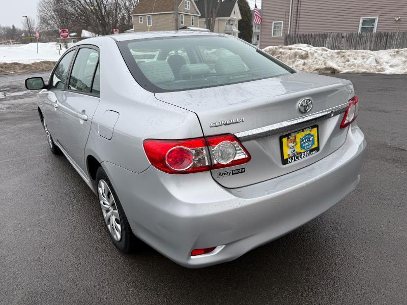 Toyota Corolla LE 4-Speed AT 2012