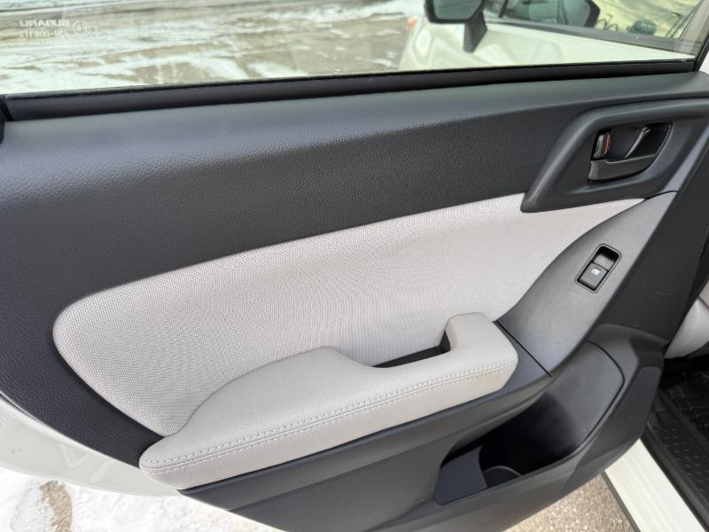 Subaru Forester 2.5i Premium PZEV CVT 2016