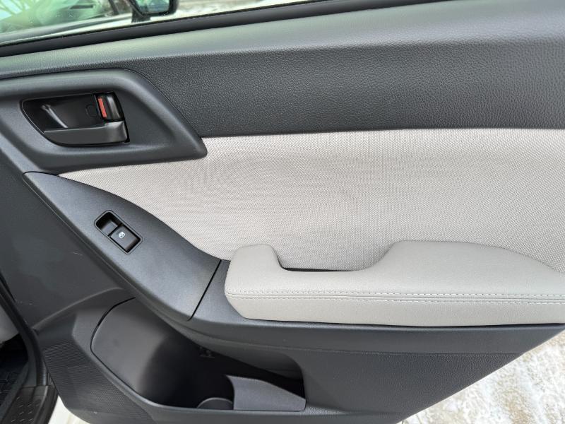 Subaru Forester 2.5i Premium PZEV CVT 2016