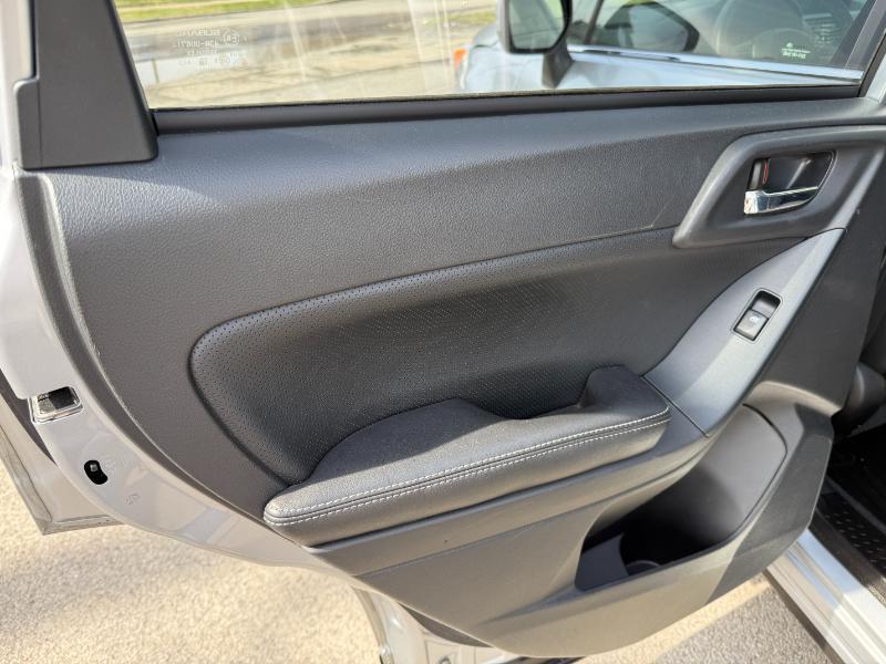 Subaru Forester 2.5i Limited 2014