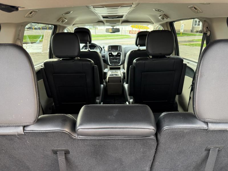 Chrysler Town & Country Touring-L 2013