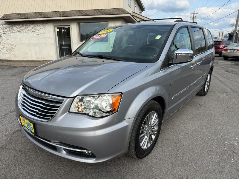 Chrysler Town & Country Touring-L 2013