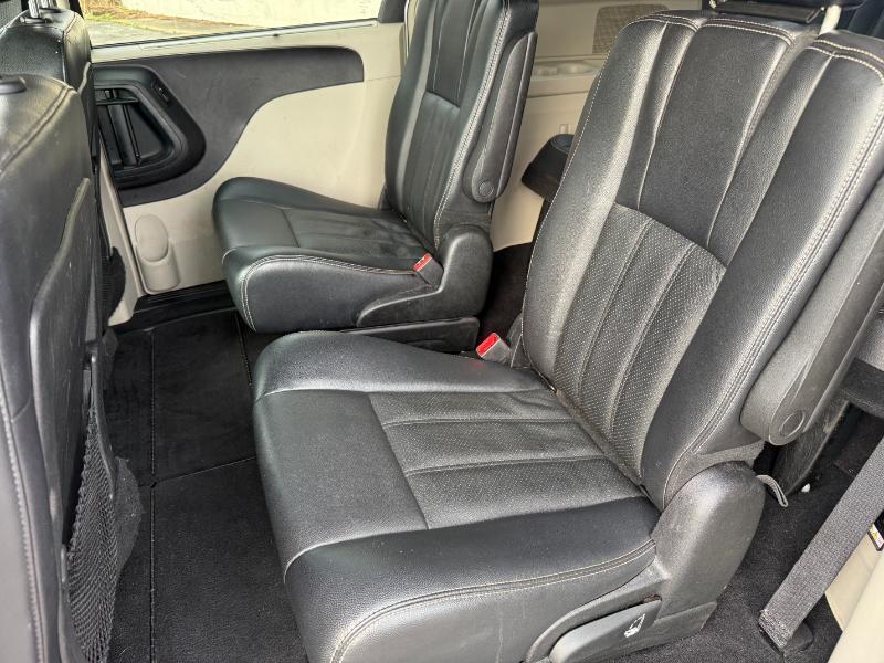 Chrysler Town & Country Touring-L 2013