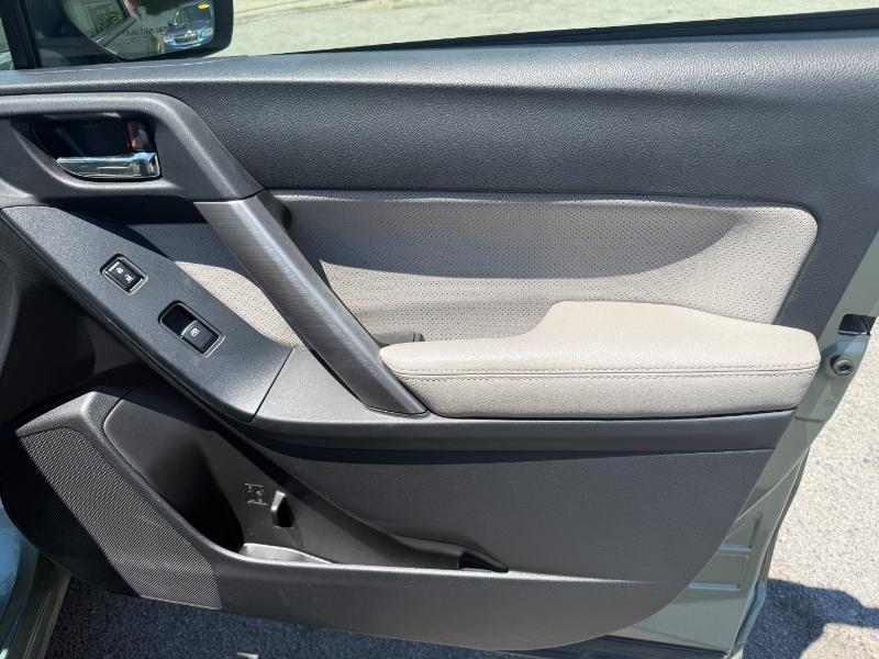 Subaru Forester 2.5i Limited 2014