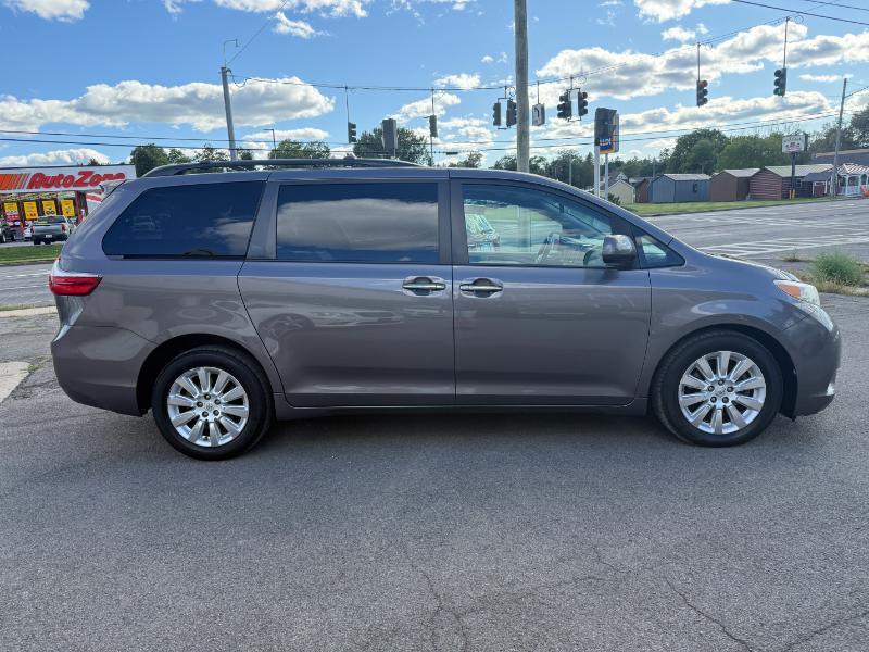 Toyota Sienna XLE AWD 7-Passenger V6 2015