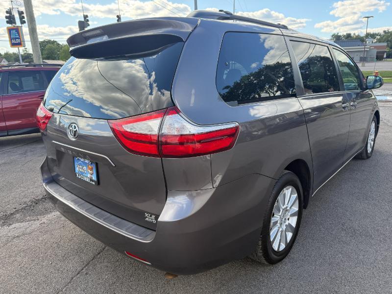 Toyota Sienna XLE AWD 7-Passenger V6 2015