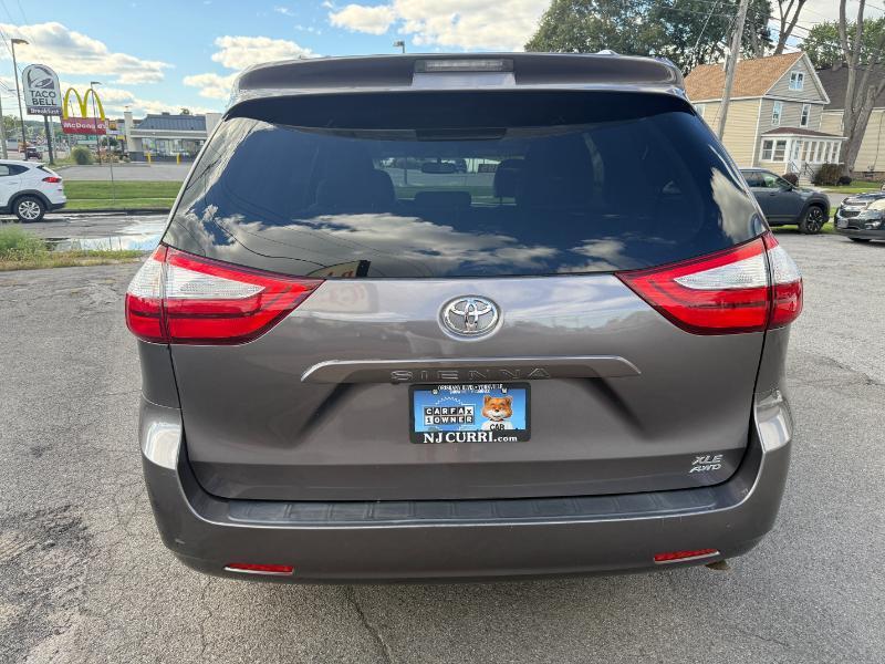 Toyota Sienna XLE AWD 7-Passenger V6 2015