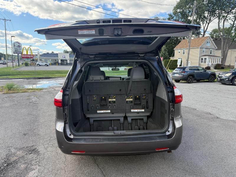 Toyota Sienna XLE AWD 7-Passenger V6 2015