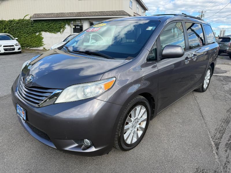 Toyota Sienna XLE AWD 7-Passenger V6 2015