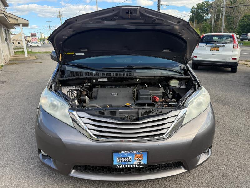 Toyota Sienna XLE AWD 7-Passenger V6 2015