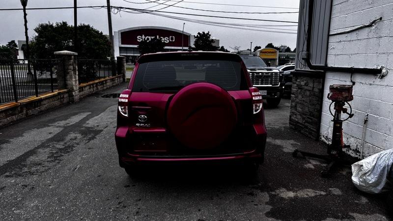 Toyota RAV4 Base I4 2WD 2012