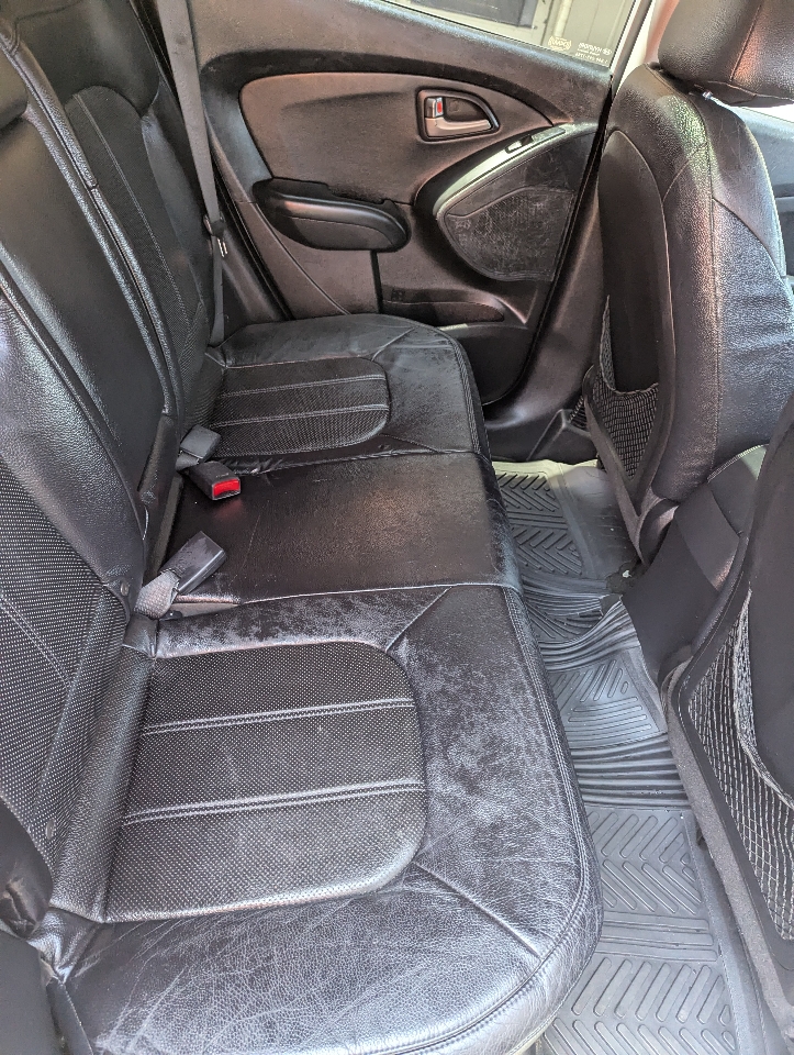 Hyundai Tucson GL Auto FWD 2012 Hyundai Tucson GL Auto FWD 2012